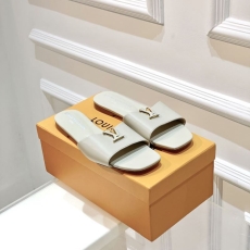 Louis Vuitton Slippers